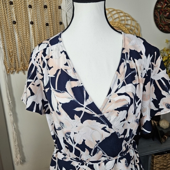 LEITH Floral Wrap Dress Size Large Navy Blue Pink Rose White Nordstrom Work - Picture 3 of 6